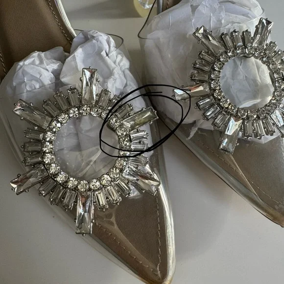 NEW Lulus Heels - Picture 4 of 7